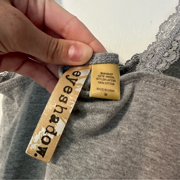 Lace Trimmed Tank Top - size medium - Picture 3 of 6